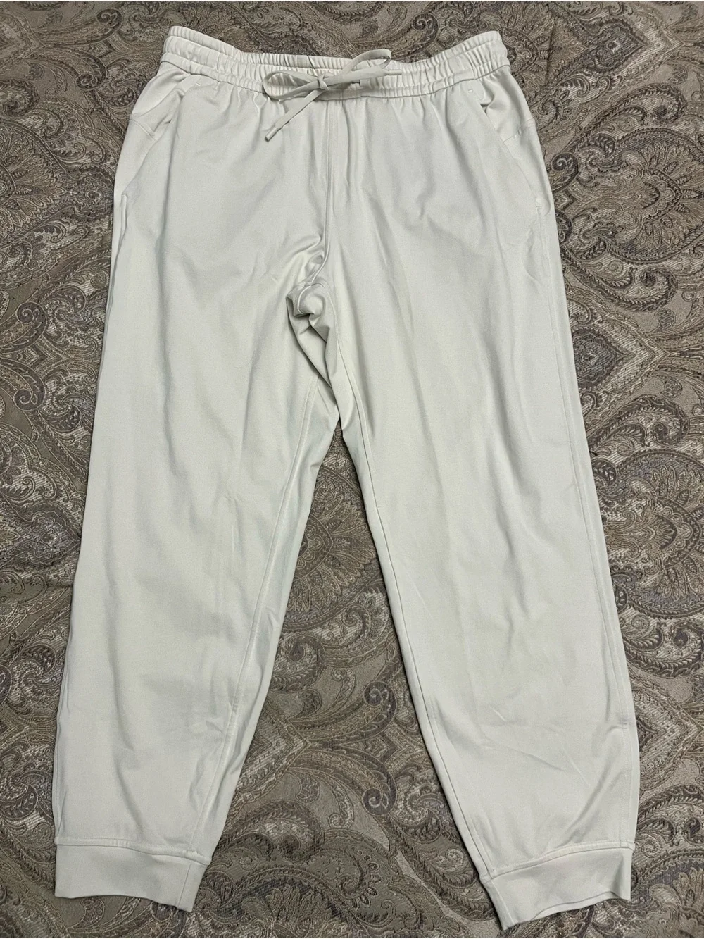 Lululemon Soft Jersey Classic-Fit Mid-Rise Jogger , Size 8, Mojave tan/Ivory